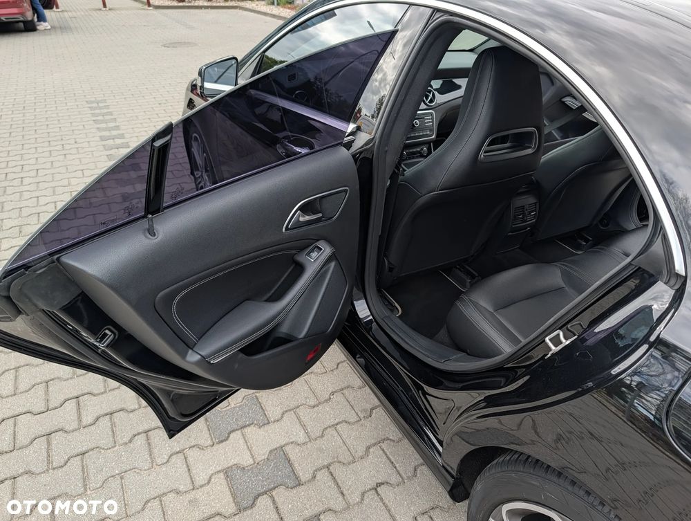 Mercedes-Benz CLA 250 4-Matic - 14