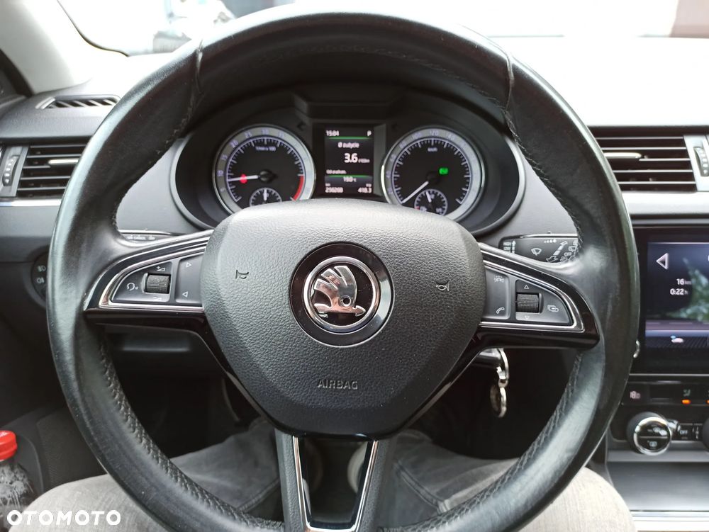 Skoda Octavia 2.0 TDI Ambition DSG - 8