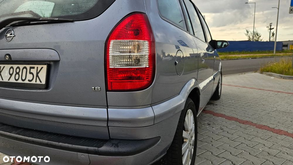 Opel Zafira 1.8 16V Comfort - 26