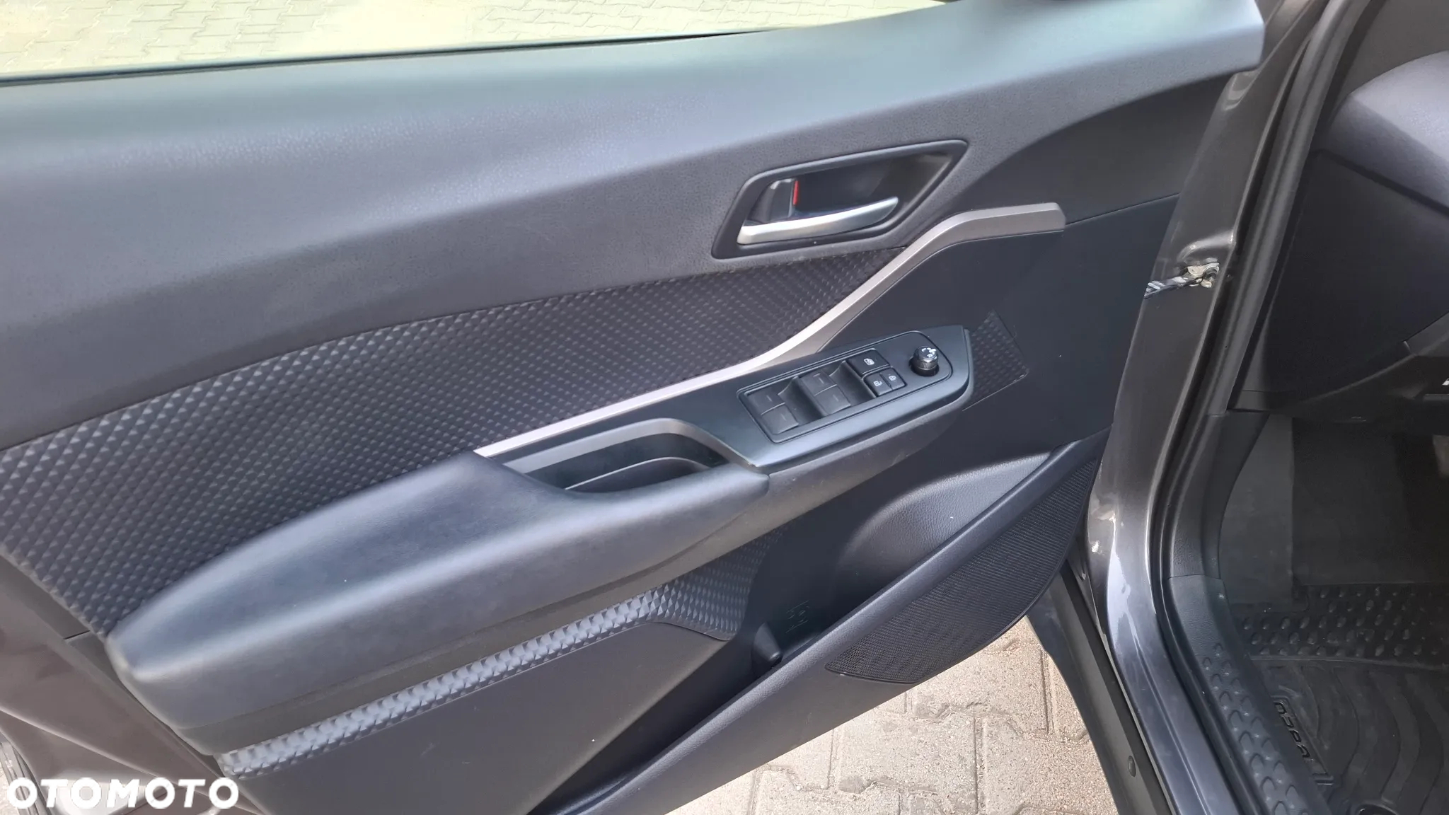 Toyota RAV4 - 10