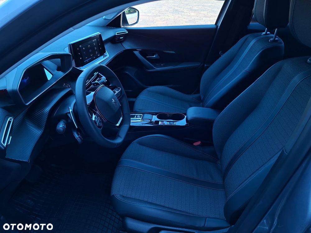 Peugeot 2008 1.2 PureTech Allure S&S EAT8 - 23