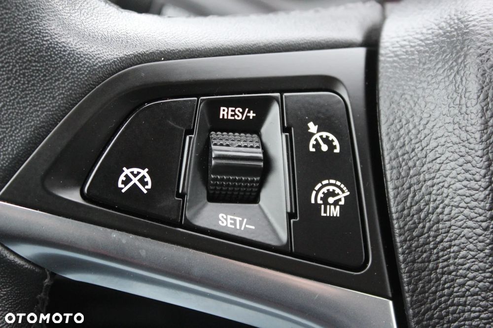 Opel Astra 1.4 T Cosmo S&S - 15