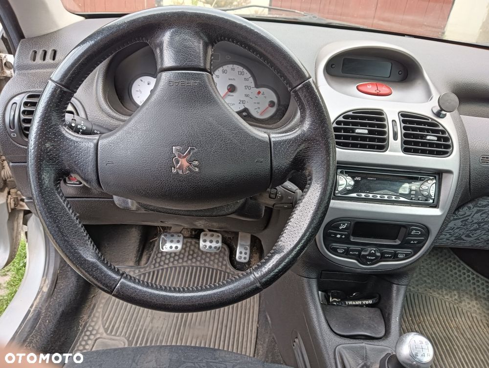 Peugeot 206 - 6