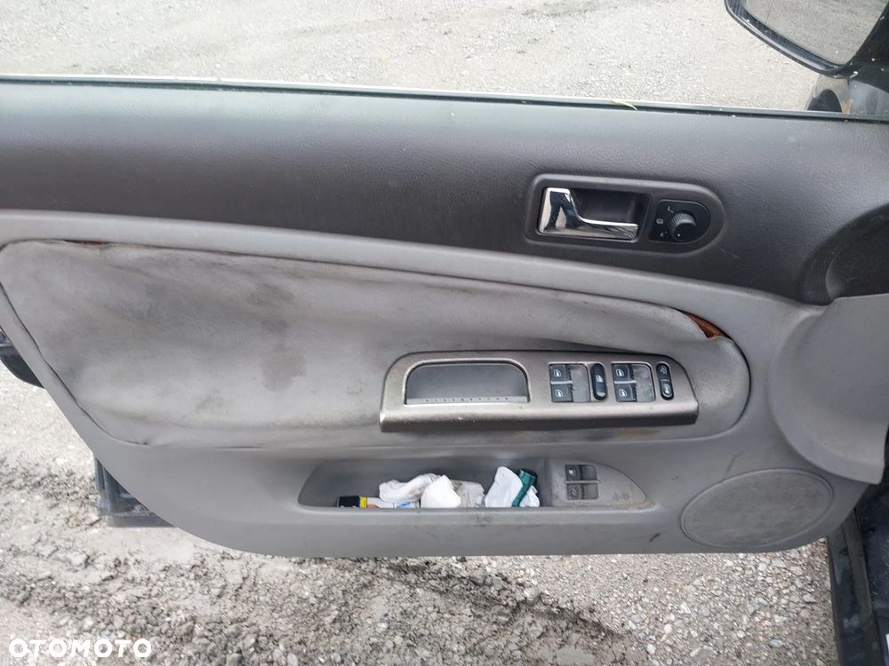 Volkswagen Passat B5 FL Lift silnik 1.9 AVF AWX 130 KM skrzynia biegów ARK drzwi prawe lewe przód tył LU41 LV41 turbosprężarka dwumasa pompowtrysk alternator szyba kompresor klimatyzacji szyba zamek schowek sterownik silnika stacyjka mcperson amortyzator belka sanki miska głowica zawór N75 podciśnienia NA CZĘŚCI WSZYSTKIE CZĘŚCI - 13