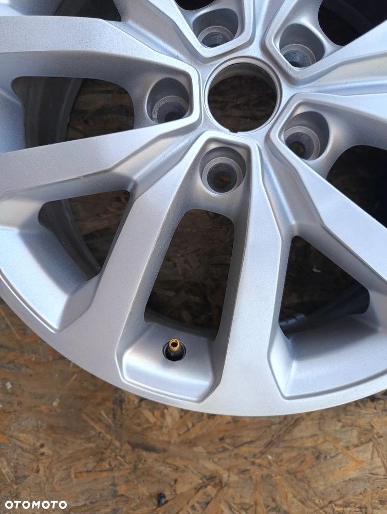 Felga aluminiowa Renault OE 403004770R 403004615R 7.0" x 17" 5x114.3 ET 40 - 3