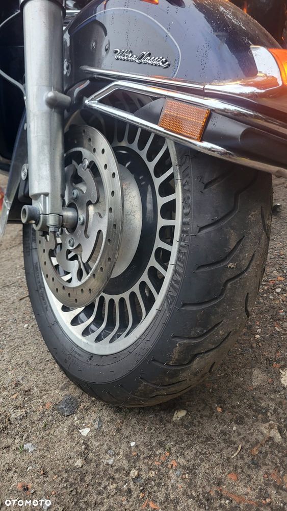 Harley-Davidson FLHT Electra Glide Standard - 9