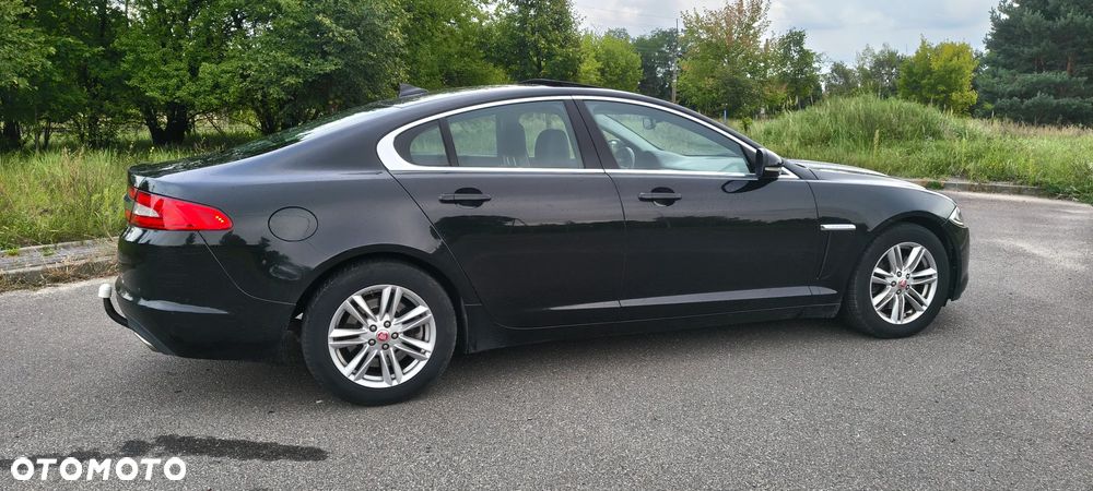 Jaguar XF 2.2 D Luxury - 8