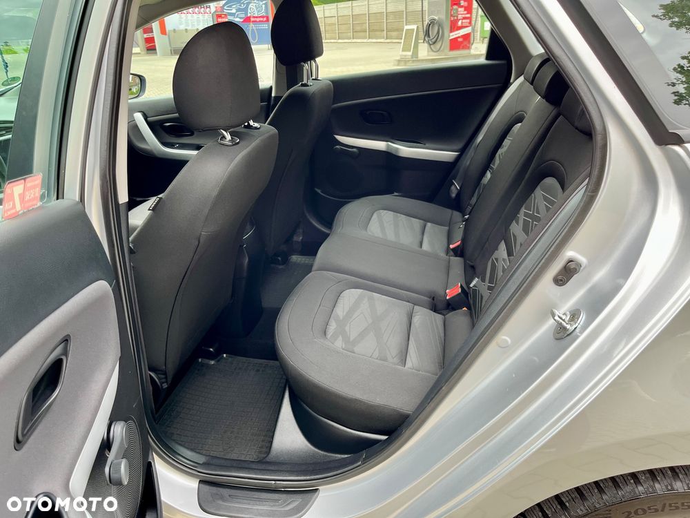 Kia Ceed Cee'd 1.6 CRDi L - 11