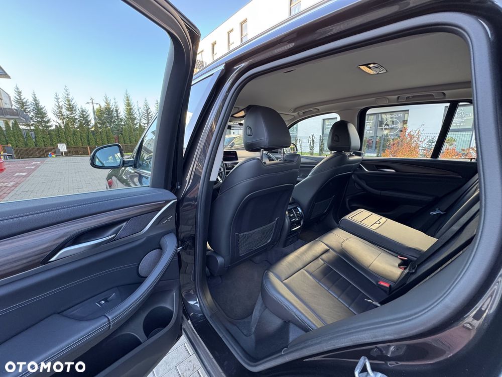 BMW X3 xDrive20d Luxury Line - 21