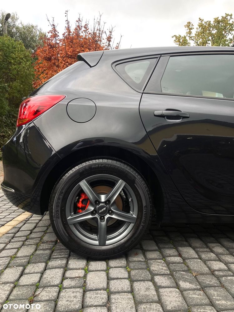 Opel Astra IV 1.4 T Active - 12