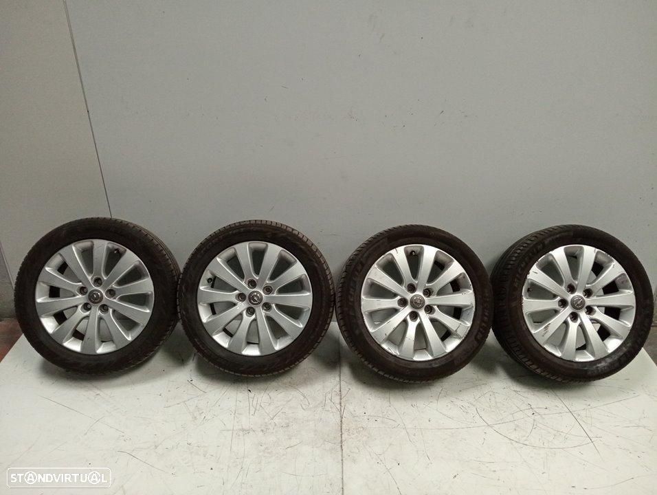CONJUNTO DE PNEUS OPEL ZAFIRA C TOURER - 1