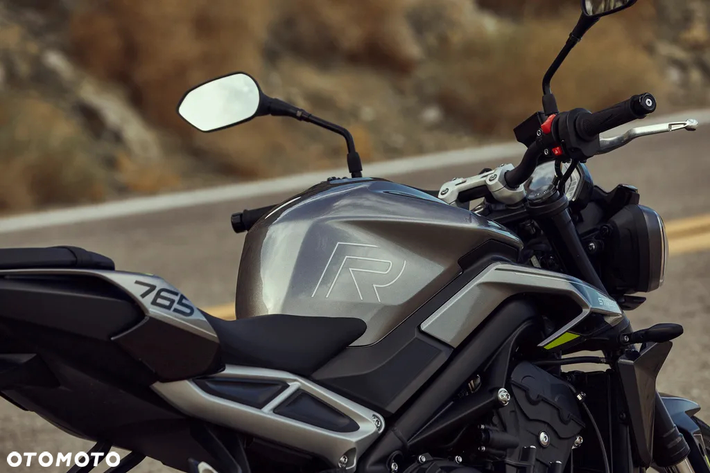 Triumph Street Triple - 7