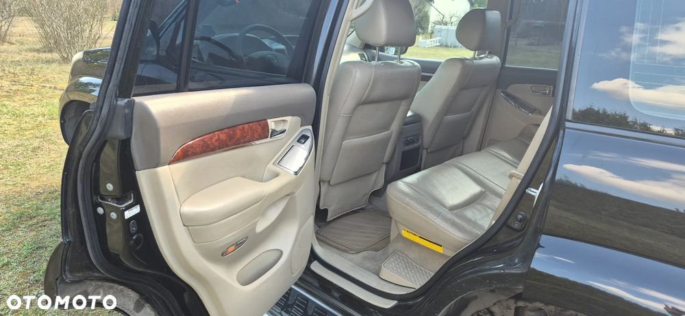 Toyota Land Cruiser - 11