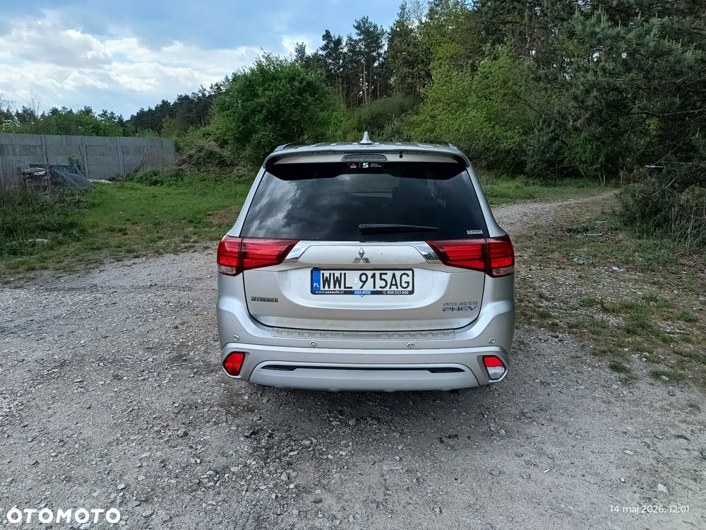 Mitsubishi Outlander - 11
