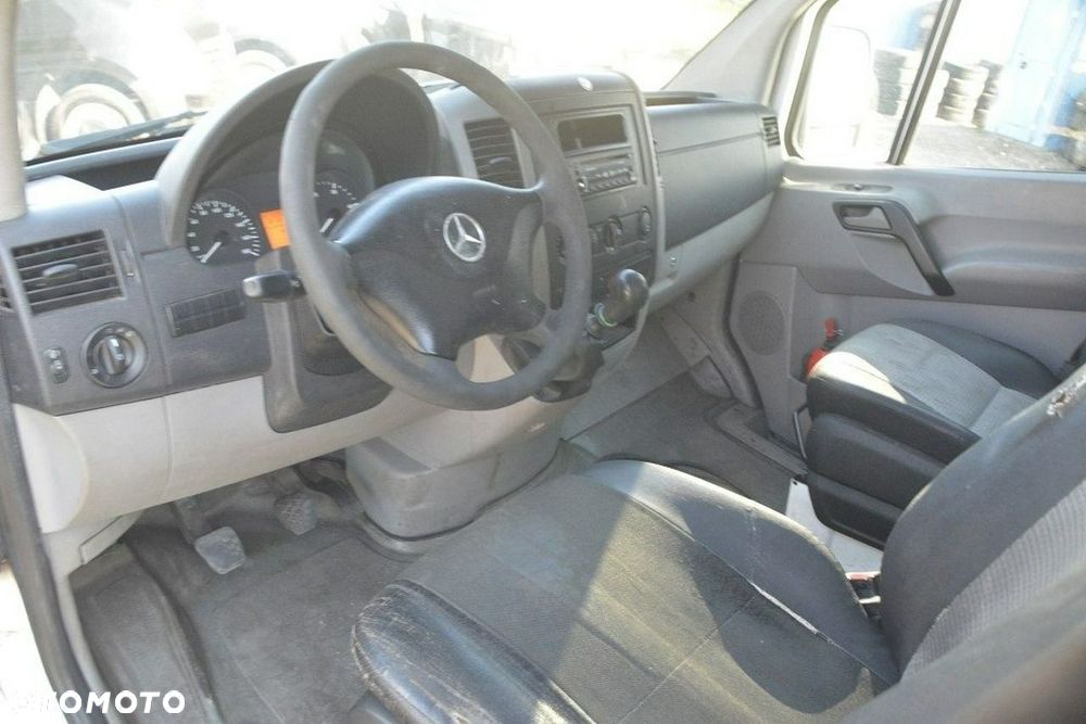 Mercedes-Benz Sprinter - 15