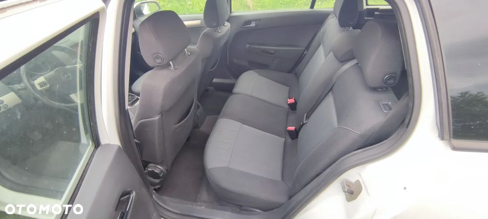 Opel Astra 1.9 CDTI DPF - 13