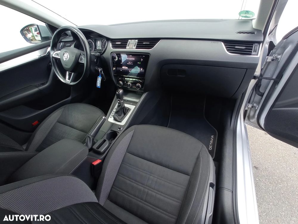 Skoda Octavia 2.0 TDI DSG Ambition - 21