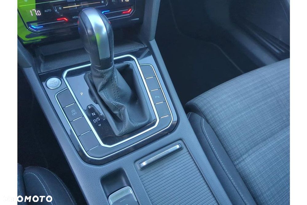 Volkswagen Passat Variant 2.0 TDI EVO Business DSG - 9