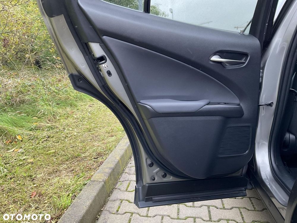 Lexus UX 250h GPF Business 2WD - 27