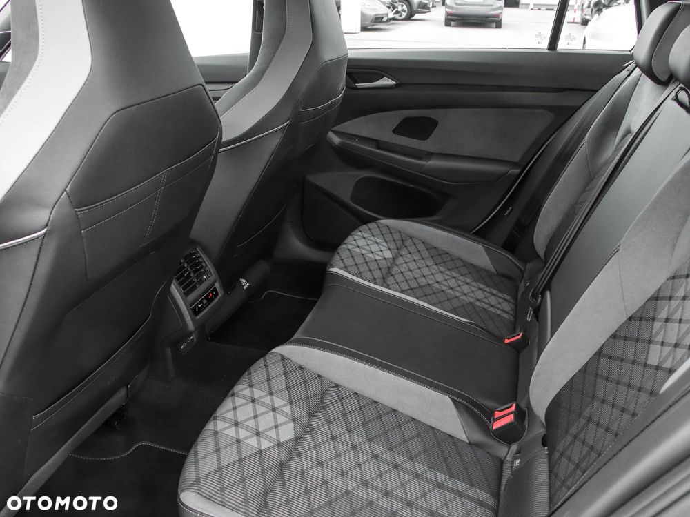 Volkswagen Golf Variant - 13