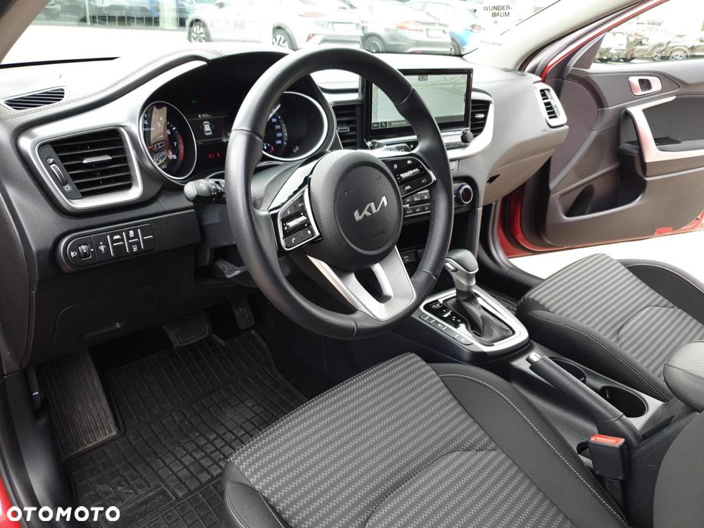 Kia Ceed - 9