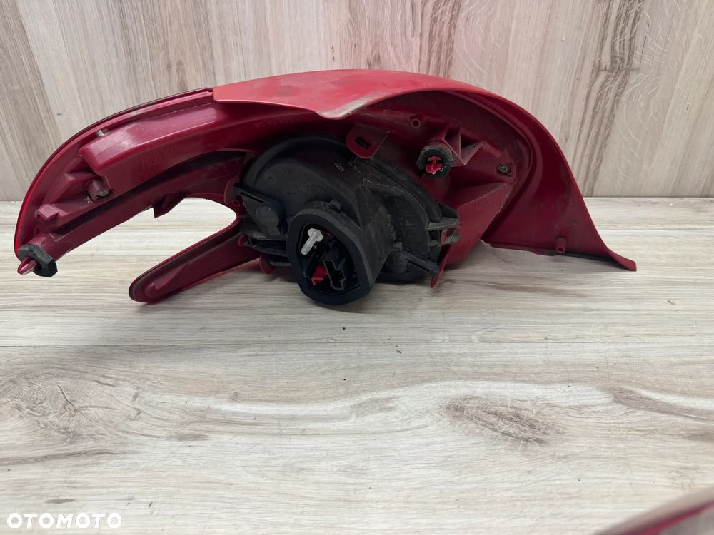 Lampa tylna prawa Peugeot 208 Europa - 3