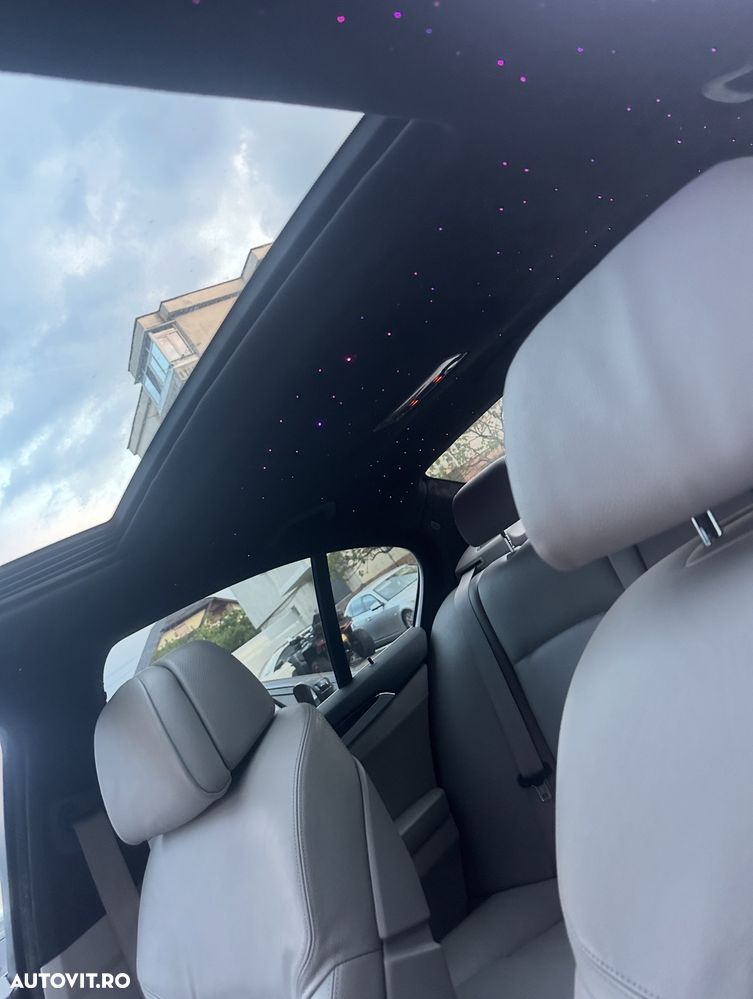 BMW Seria 5 525d xDrive - 10