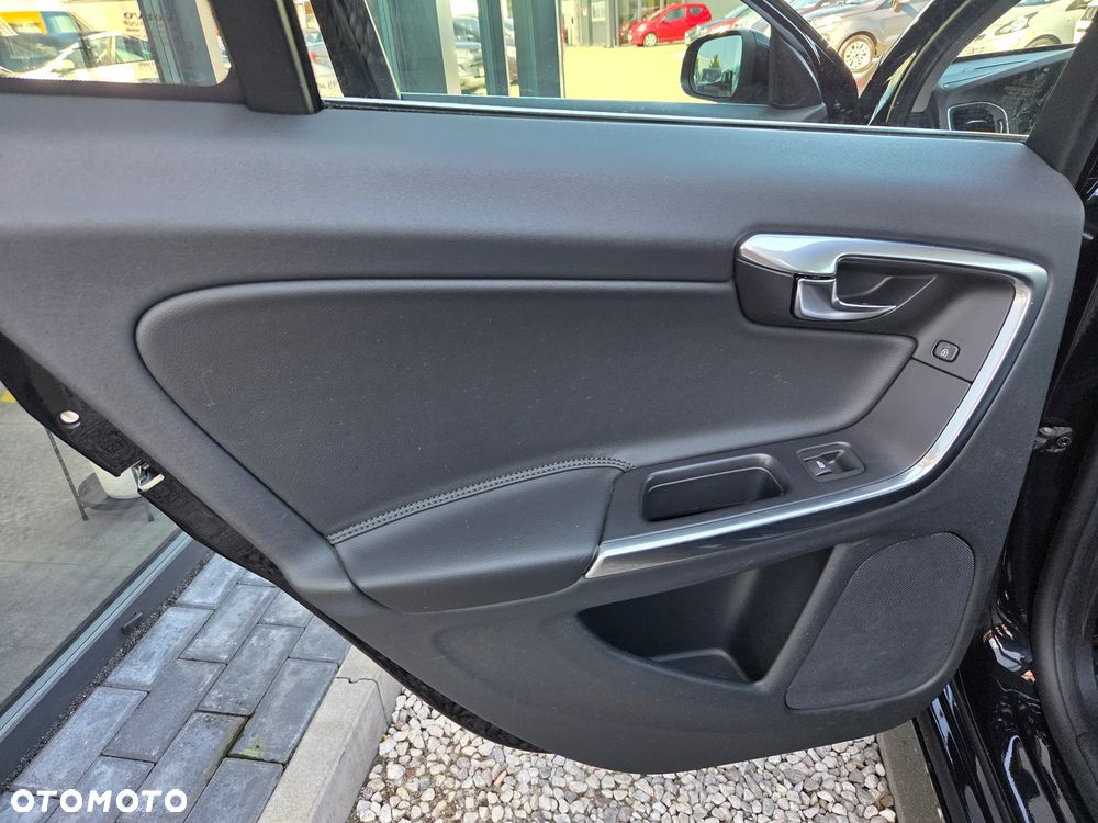 Volvo V60 D3 Geartronic Business Edition - 34