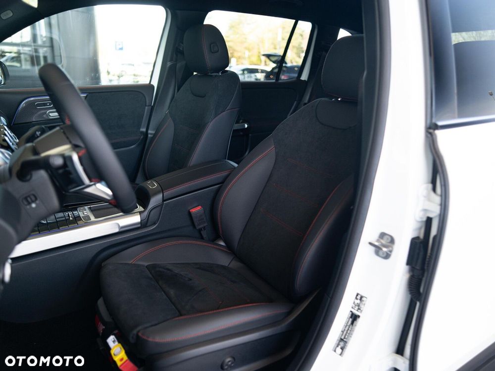Mercedes-Benz GLB - 8