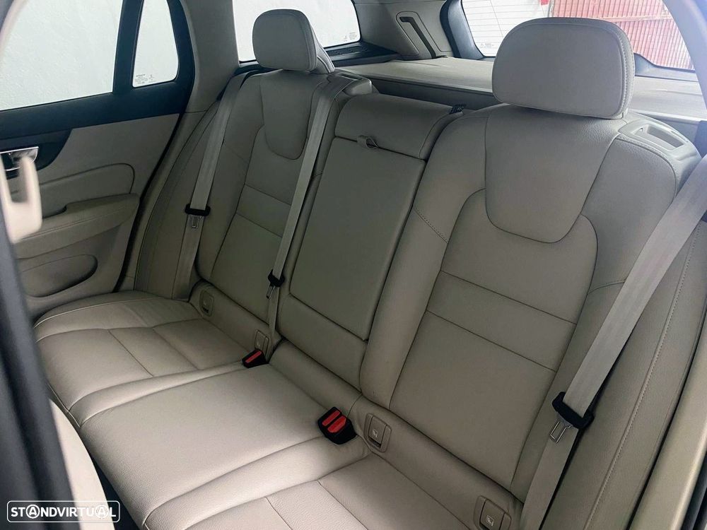 Volvo V60 2.0 B4 Momentum Geartronic - 10