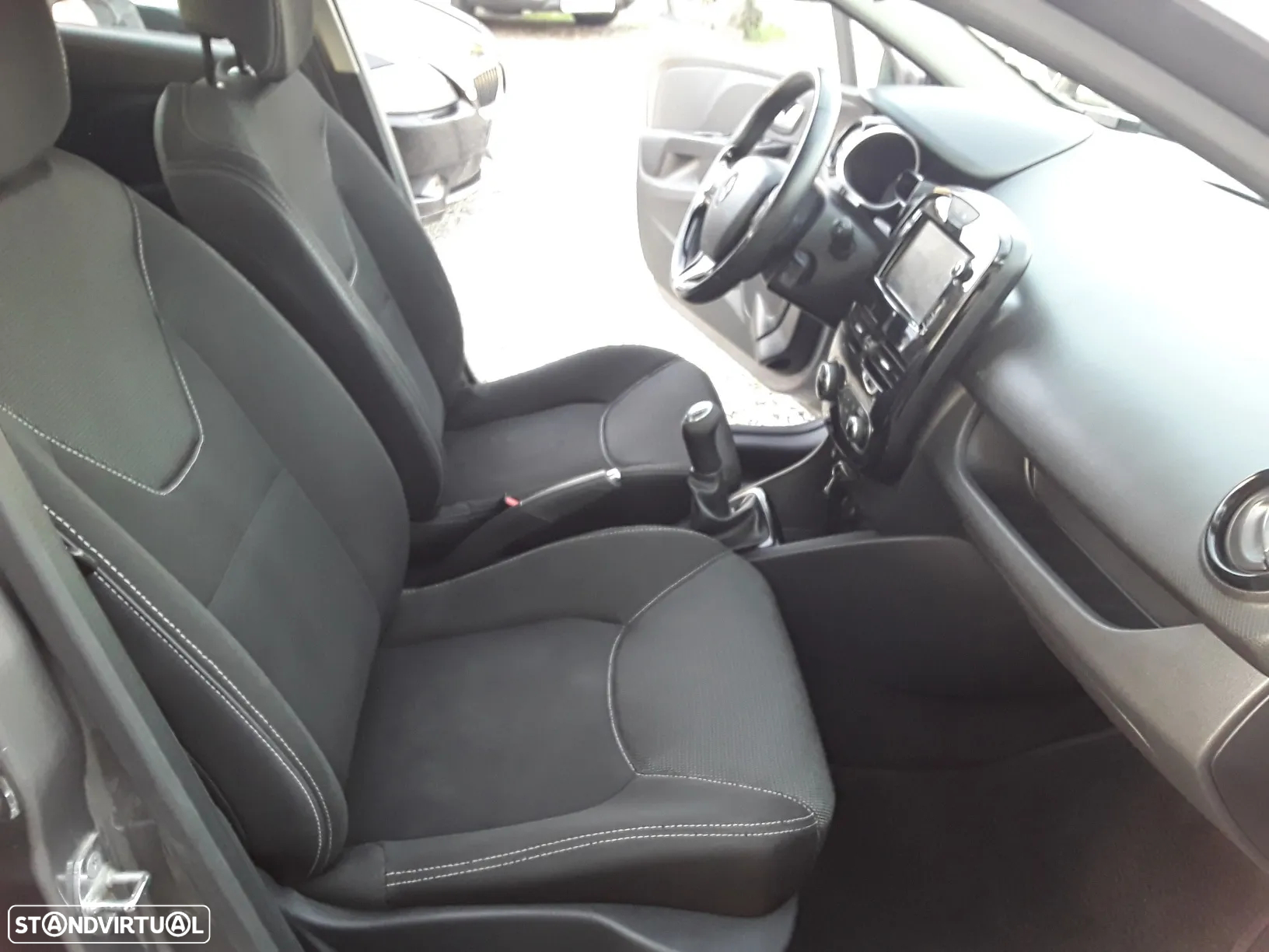 Renault Clio (Energy) dCi 90 Start & Stop INTENS - 19