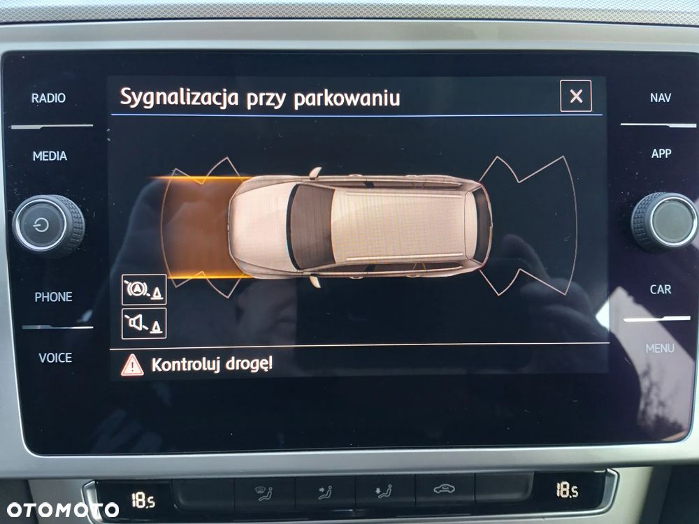Volkswagen Passat - 8