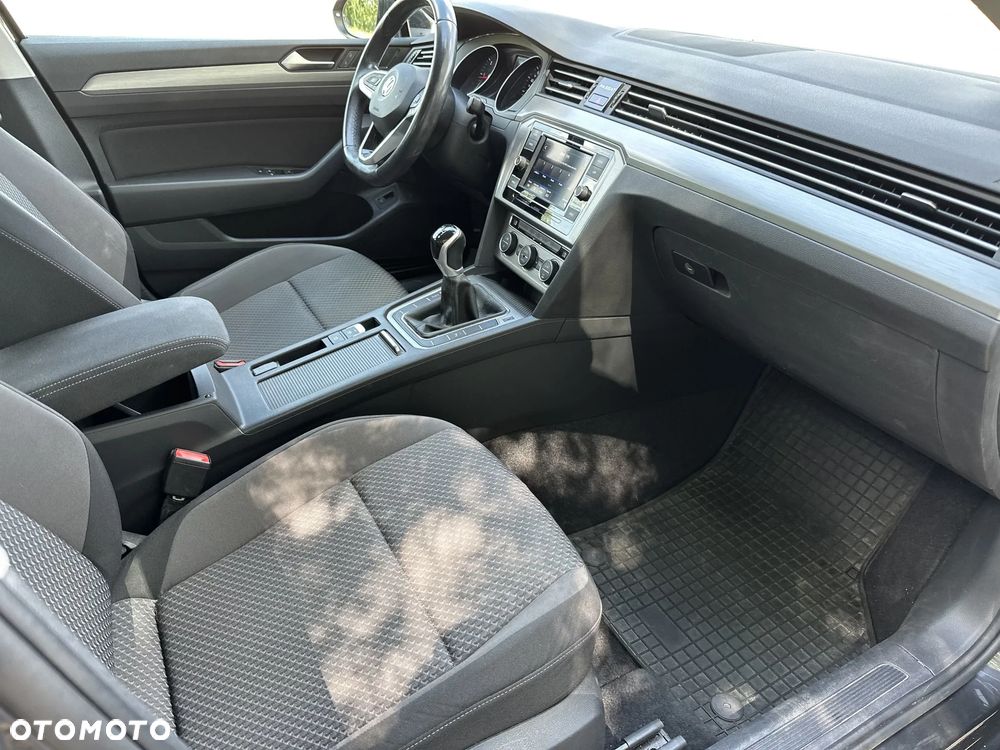 Volkswagen Passat 2.0 TDI EVO Essence - 21
