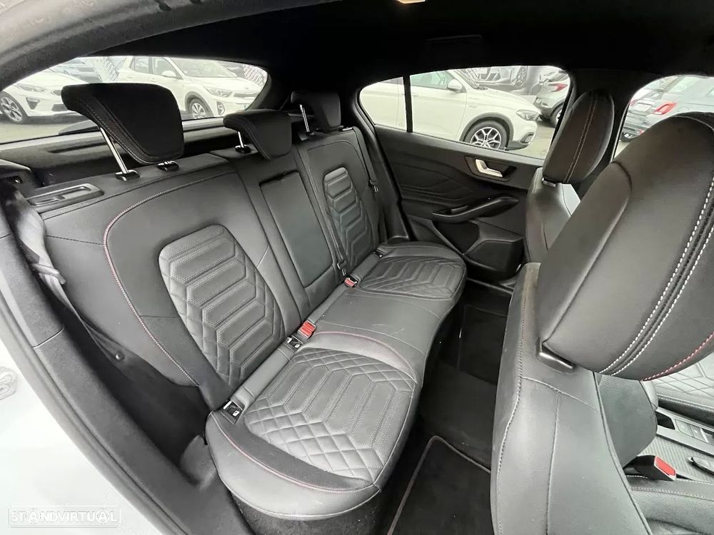 Ford Focus 1.0 EcoBoost MHEV ST-Line X Aut. - 34