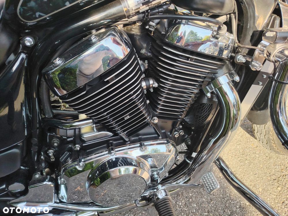 Suzuki Intruder