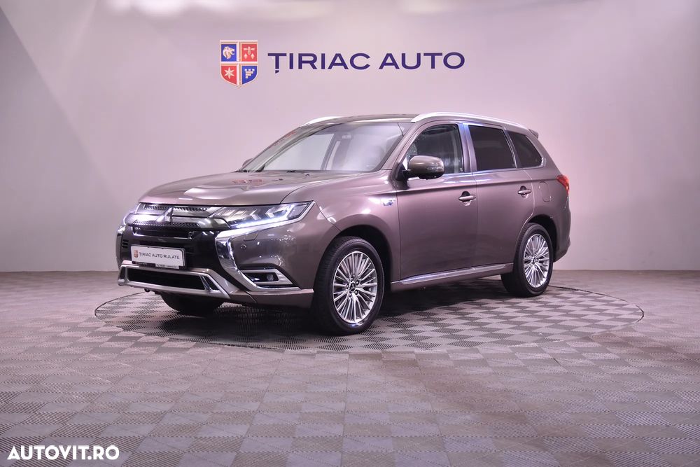 Mitsubishi Outlander - 2