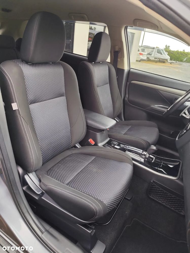 Mitsubishi Outlander 2.0 2WD CVT Edition - 12