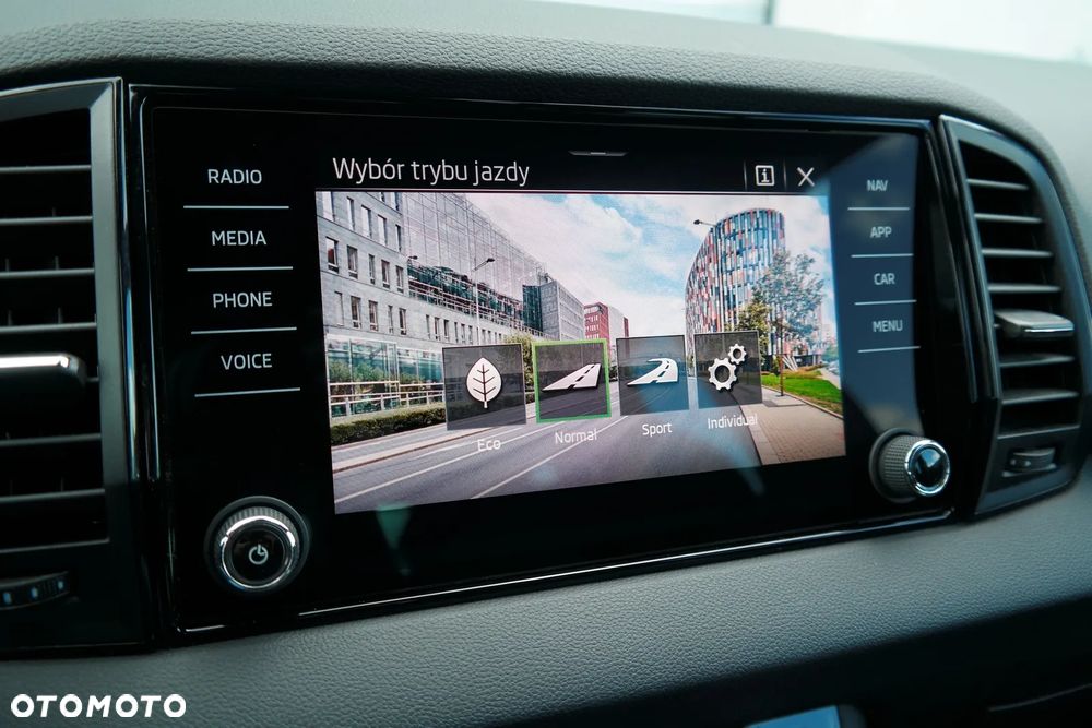 Skoda Karoq 1.5 TSI ACT 4x2 Sportline DSG - 34