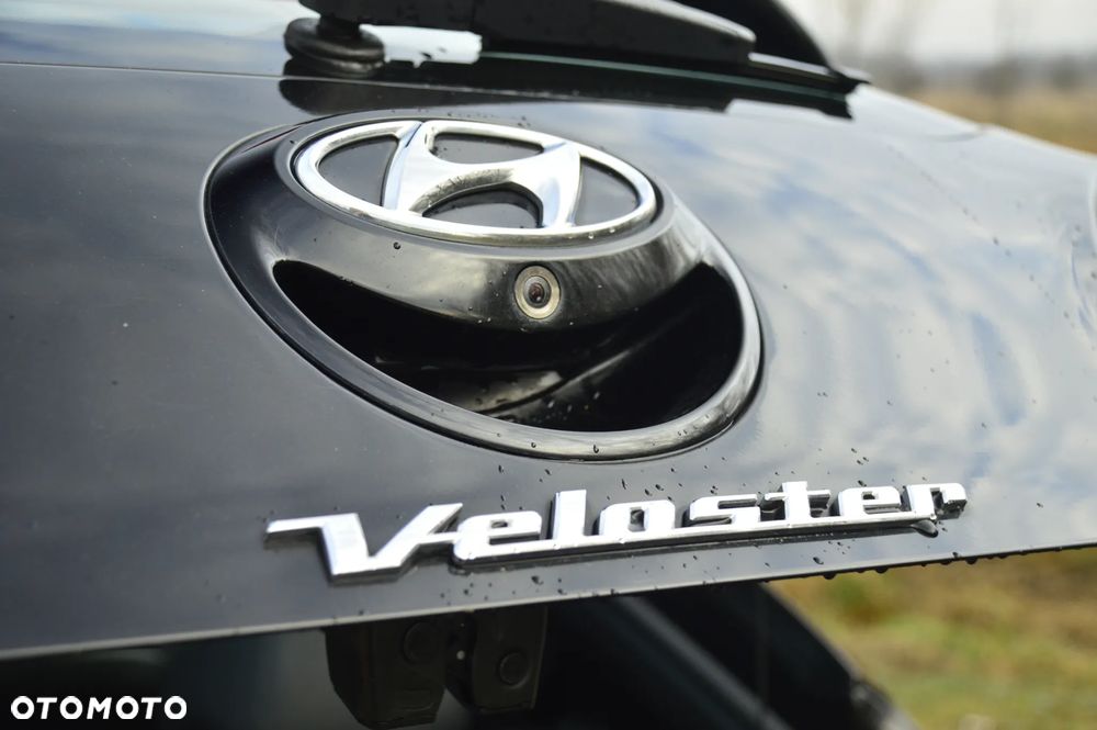 Hyundai Veloster - 25