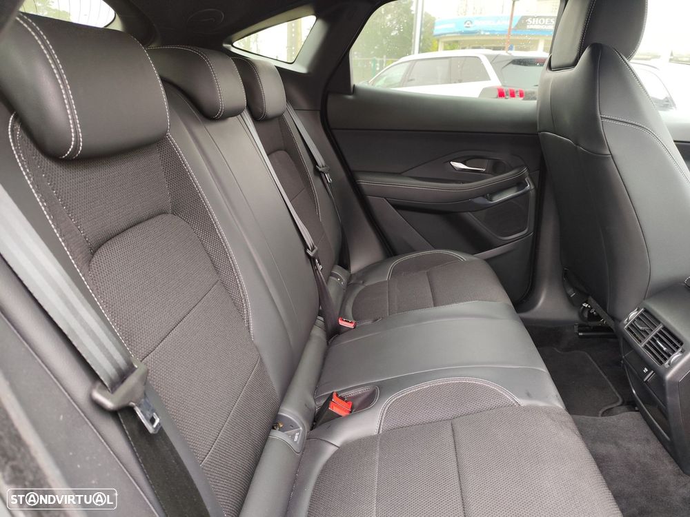 Jaguar E-Pace 2.0 i4D R-Dynamic - 34