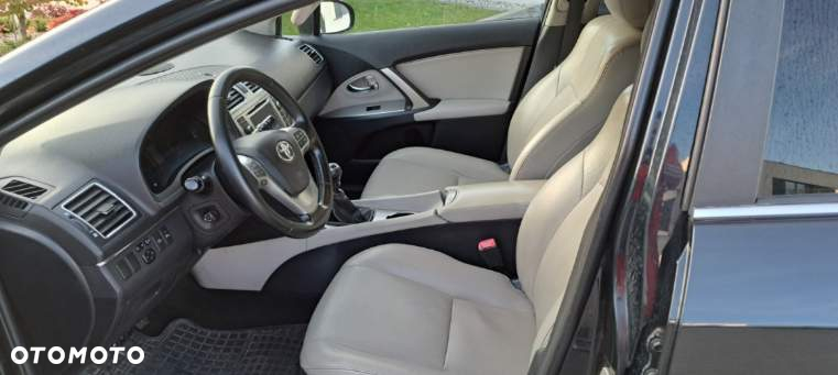 Toyota Avensis 2.0 D-4D Premium - 4