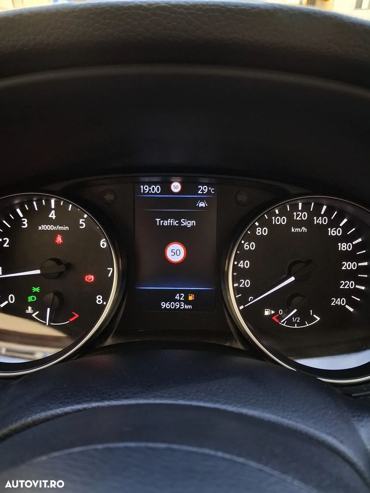 Nissan Qashqai 1.3 DIG-T N-CONNECTA - 19