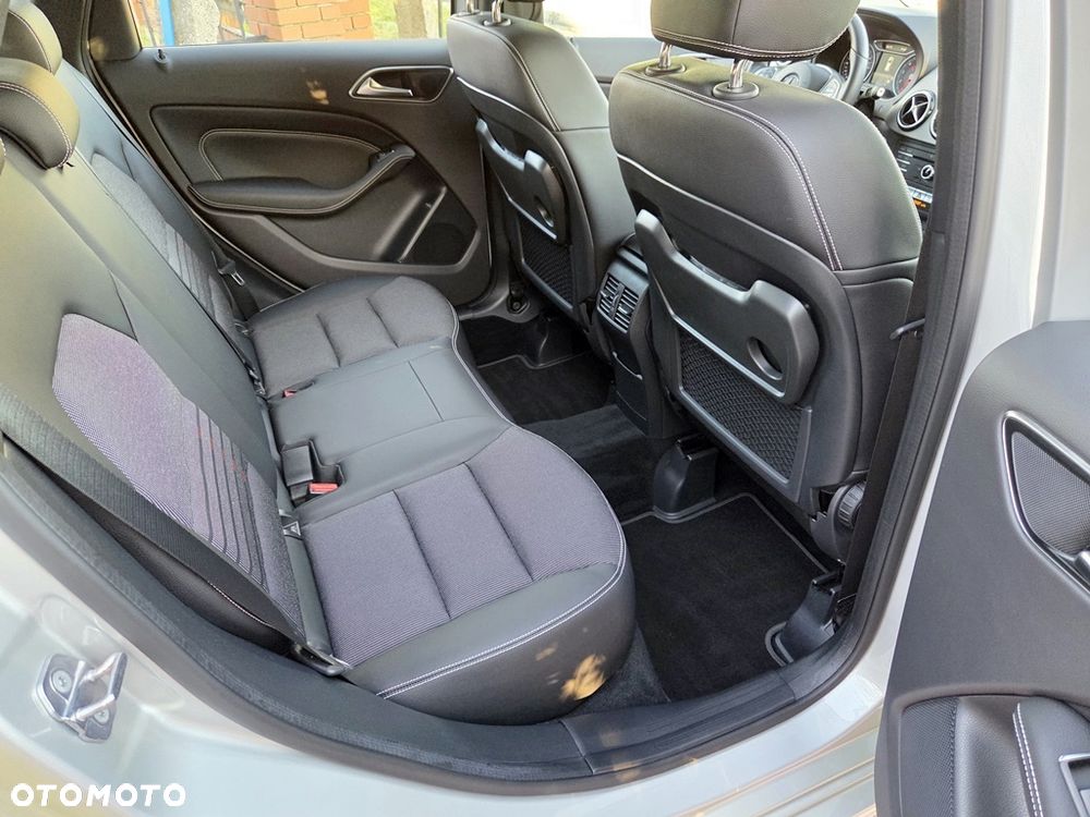 Mercedes-Benz Klasa B 250 7G-DCT Edition - 33
