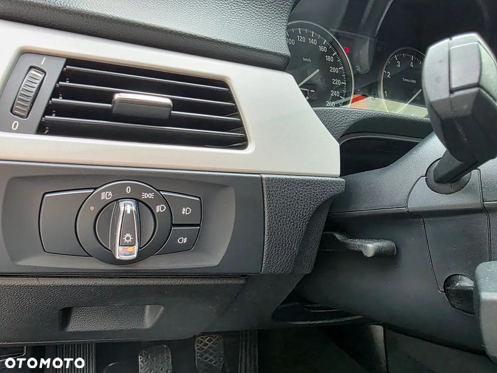 BMW Seria 3 320i Edition Exclusive - 18