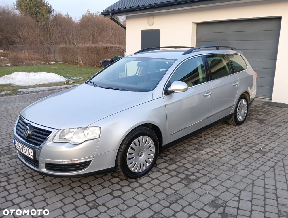 Volkswagen Passat - 1