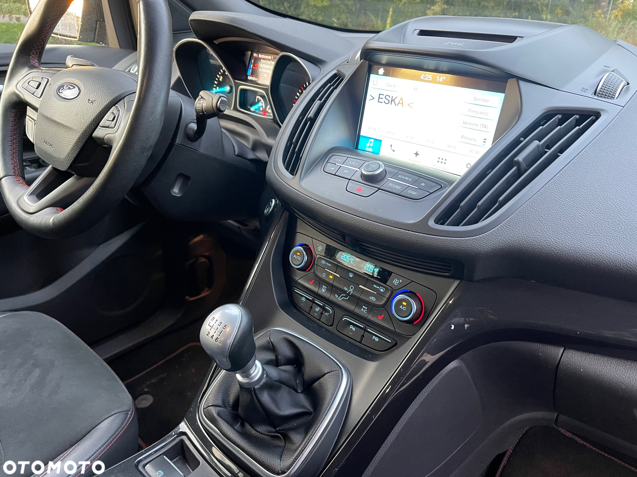 Ford Kuga 1.5 EcoBoost 2x4 ST-Line - 30