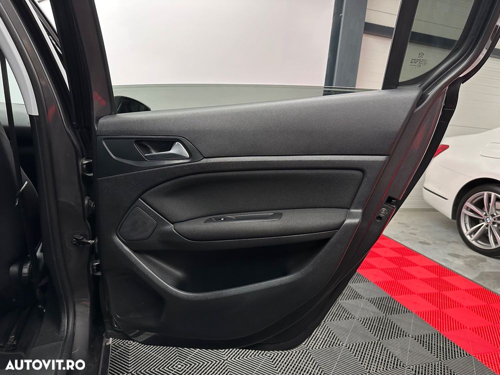 Peugeot 308 PureTech 110 Stop & Start Allure - 22