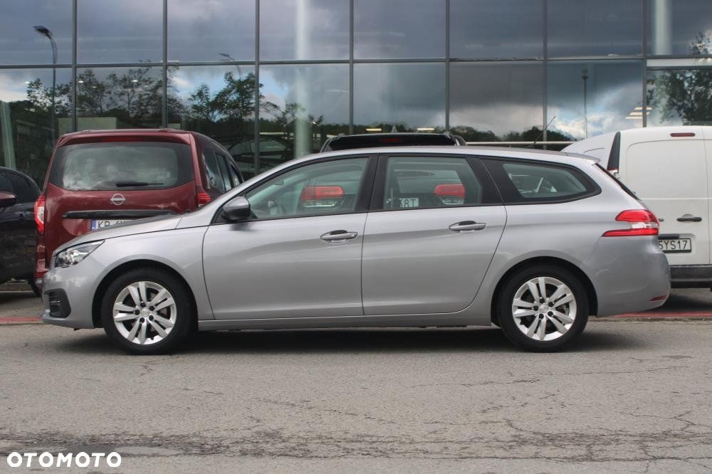 Peugeot 308 - 8