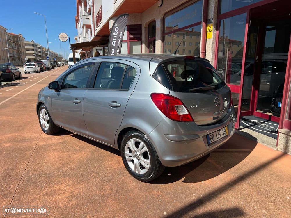 Opel Corsa 1.2 Cosmo - 2
