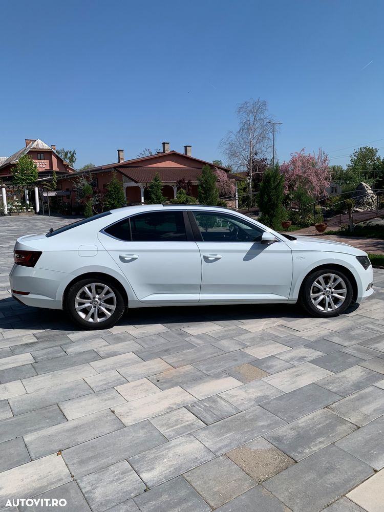 Skoda Superb 2.0 TDI DSG L&K - 11